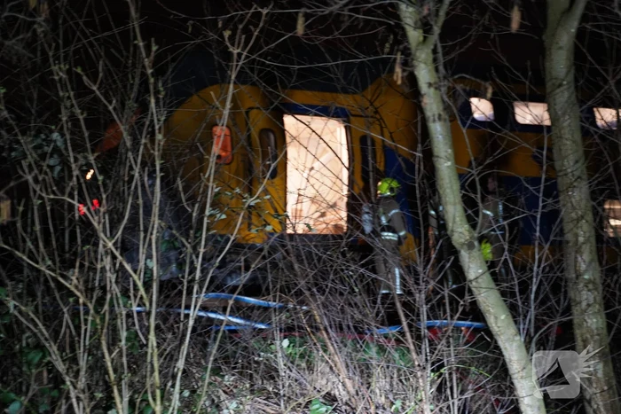 Dode na ongeval met trein, auto vliegt in brand