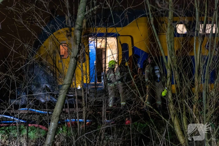Dode na ongeval met trein, auto vliegt in brand