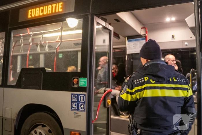 Dode na ongeval met trein, auto vliegt in brand