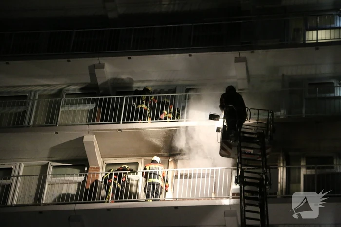 Gewonde bij uitslaande brand in flat