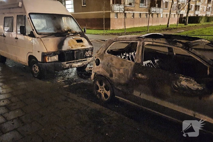 Auto verwoest door brand
