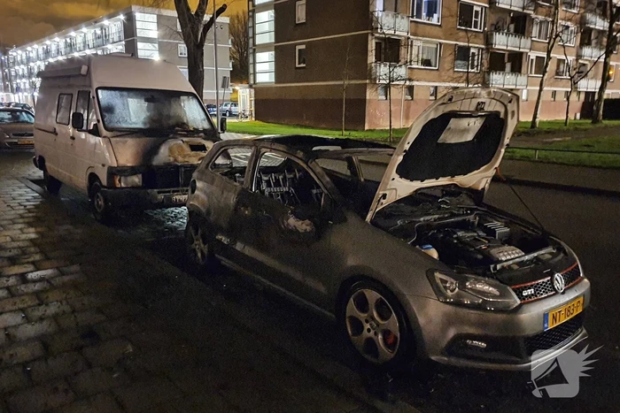 Auto verwoest door brand