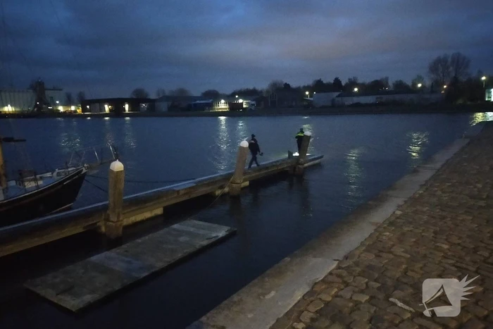 Bejaarde vrouw overlijdt na val in kanaal