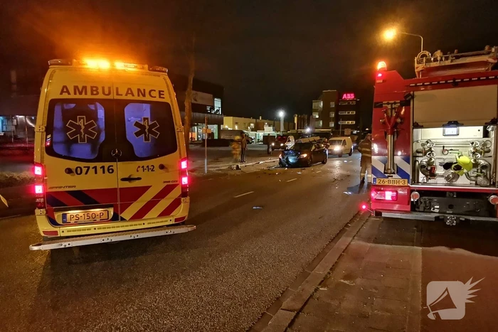 Gewonde na frontale aanrijding op kruising