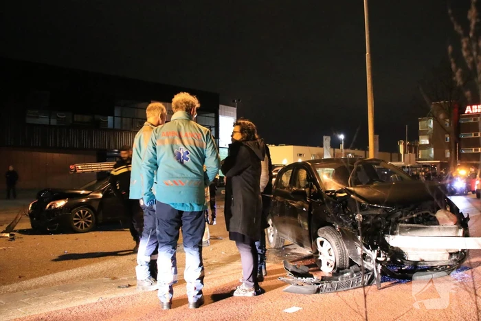 Gewonde na frontale aanrijding op kruising