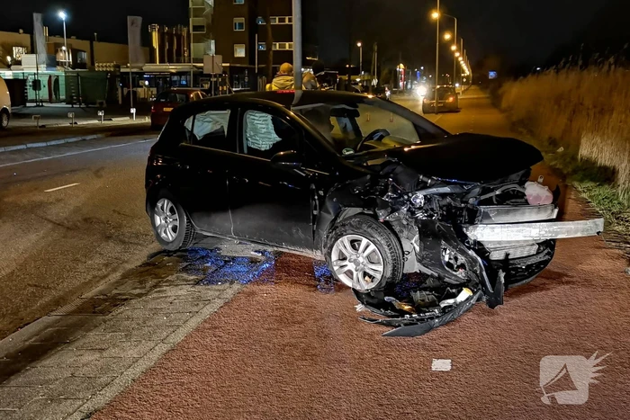 Gewonde na frontale aanrijding op kruising