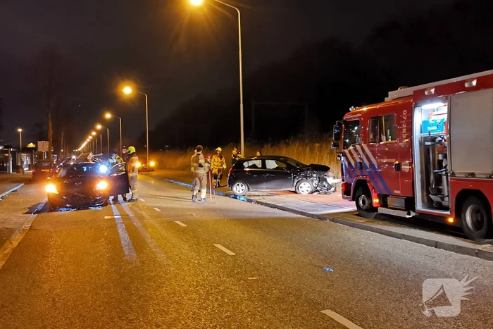 Gewonde na frontale aanrijding op kruising
