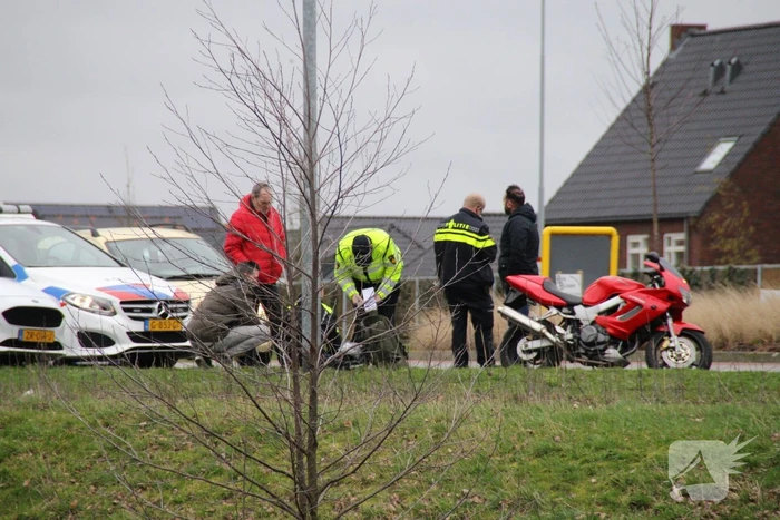 Motorrijder gewond bij ongeval op rotonde