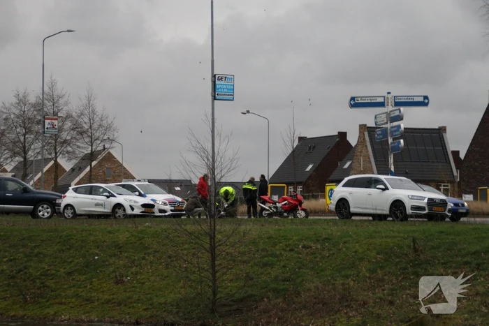 Motorrijder gewond bij ongeval op rotonde