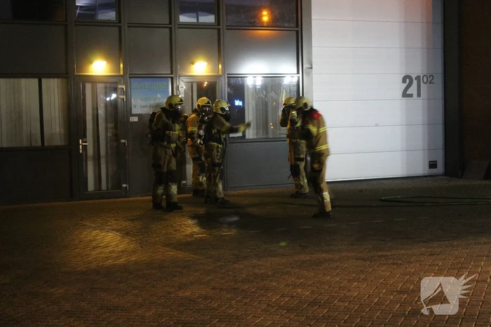 Bedrijf vol rook door brandende fietsaccu's