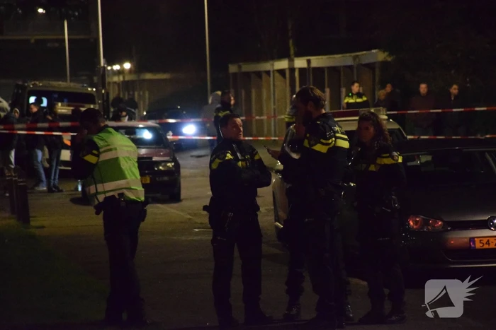 Één dode en drie gewonden bij steekpartij, verdachte aangehouden