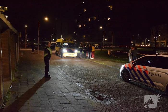 Één dode en drie gewonden bij steekpartij, verdachte aangehouden