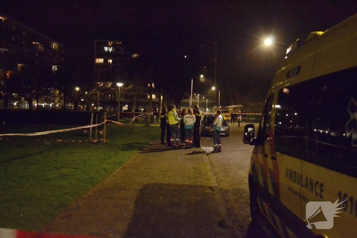 Één dode en drie gewonden bij steekpartij, verdachte aangehouden