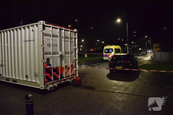 Één dode en drie gewonden bij steekpartij, verdachte aangehouden