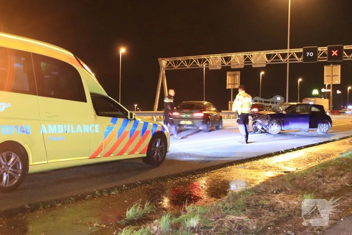 Bestuurder zwaargewond na frontale botsing op rimob