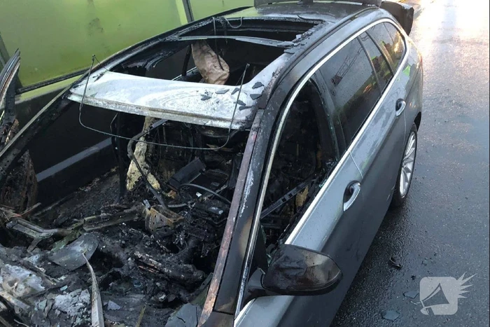 Auto gaat in vlammen op