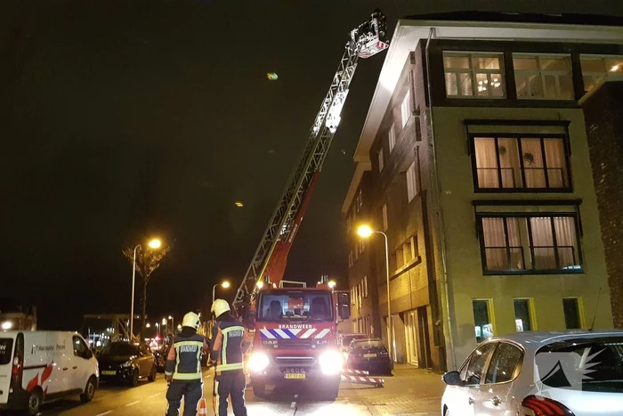 Dakpannen waaien van dak
