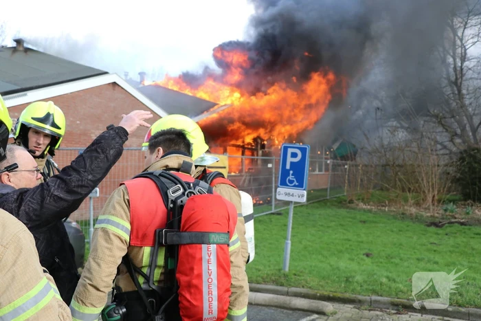 Uitslaande brand in slooppand