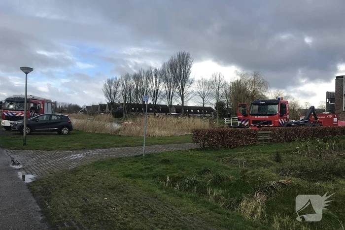 Olieschermen geplaatst om zinkende boot