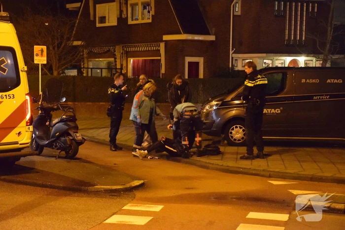 Scooterrijder gewond na aanrijding met fietser