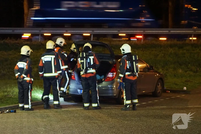Tankstation op snelweg afgesloten na sissend geluid in auto