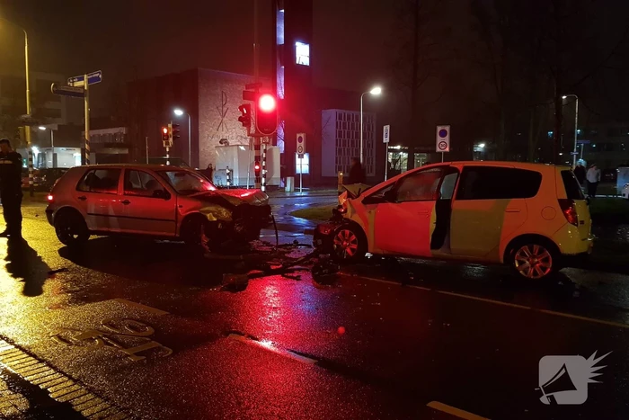 Forse schade na aanrijding met drie personenauto's