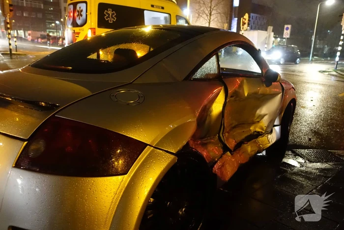 Forse schade na aanrijding met drie personenauto's