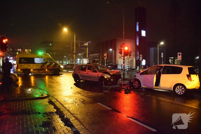 Forse schade na aanrijding met drie personenauto's