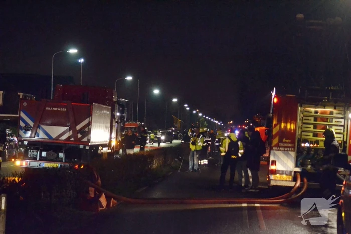 Grote brand in autobedrijf