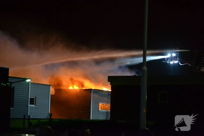 Grote brand in autobedrijf