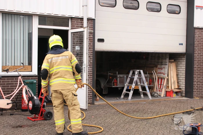Kleine brand in bedrijvenpand