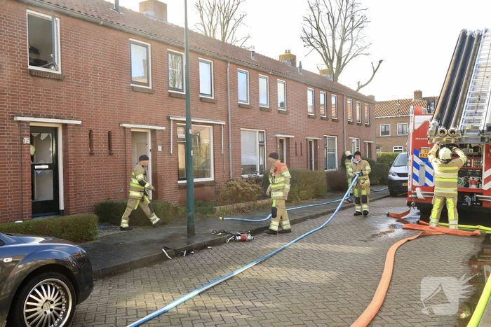 Enorme schade bij uitslaande keukenbrand