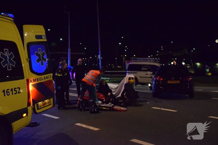 Brommerrijder gewond na aanrijding