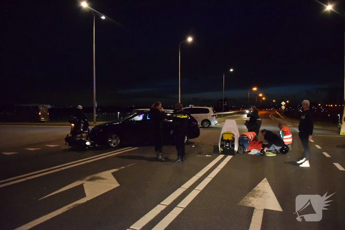Brommerrijder gewond na aanrijding