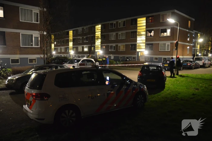 Schoten gelost vanuit rijdende auto