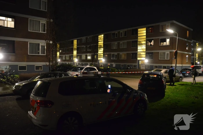 Schoten gelost vanuit rijdende auto
