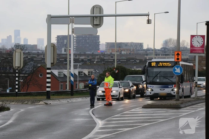 Verkeerschaos door defecte slagboom Algerabrug