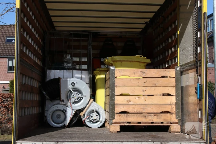 Aanhoudingen bij aangetroffen hennepkwekerijen