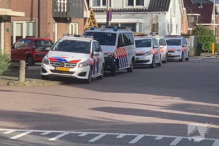 Politie doet inval in oude timmerfabriek