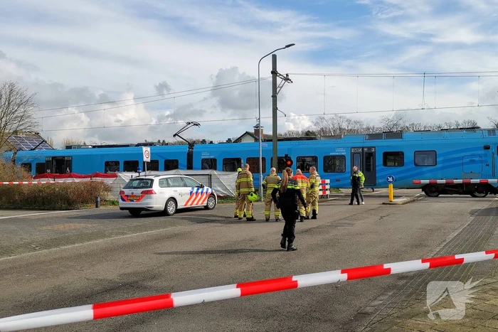 Geen treinverkeer door aanrijding op spoorwegovergang