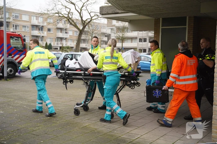 Vrouw uit woning gered bij uitslaande brand in Oosterflank