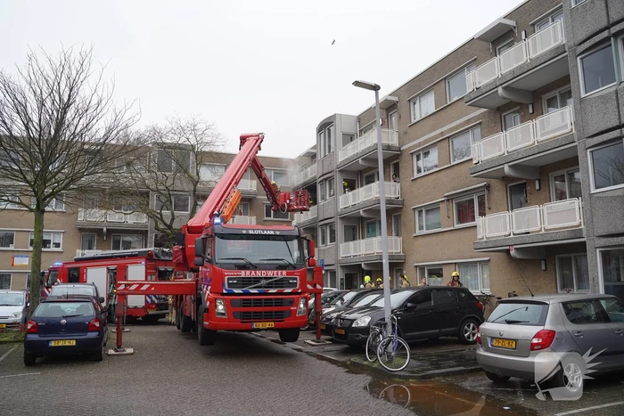 Vrouw uit woning gered bij uitslaande brand in Oosterflank