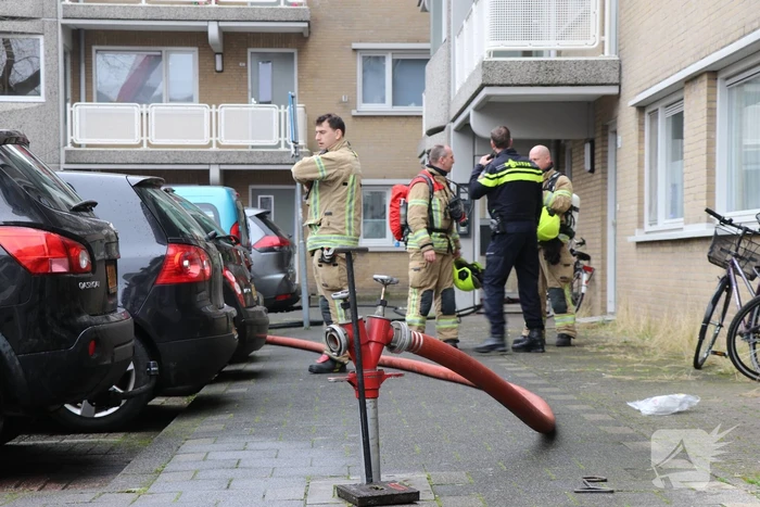 Vrouw uit woning gered bij uitslaande brand in Oosterflank