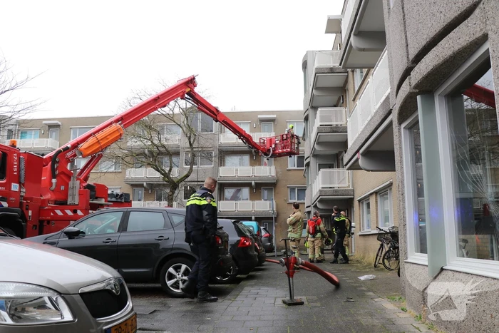 Vrouw uit woning gered bij uitslaande brand in Oosterflank