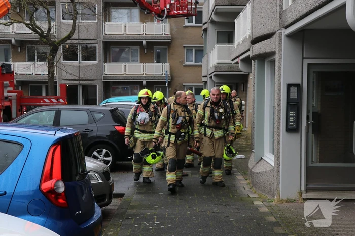 Vrouw uit woning gered bij uitslaande brand in Oosterflank