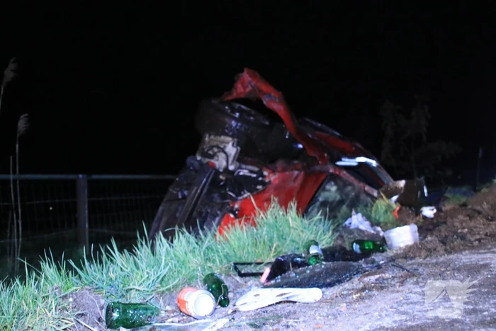 Auto zwaar beschadigd na eenzijdig ongeval