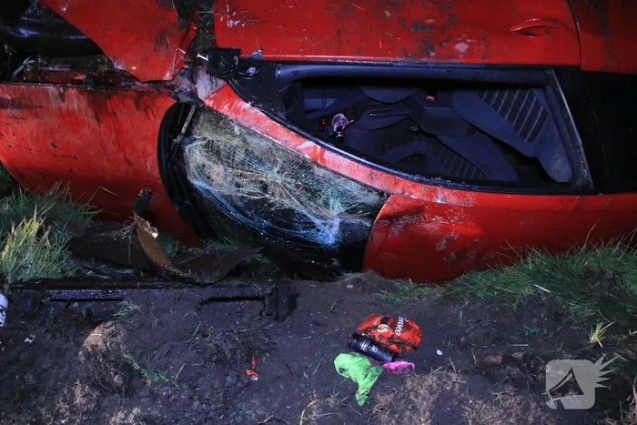 Auto zwaar beschadigd na eenzijdig ongeval
