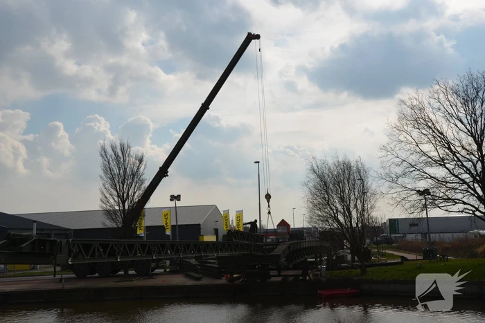 Leger oefent met bouw van een tijdelijke Elfstedenbrug