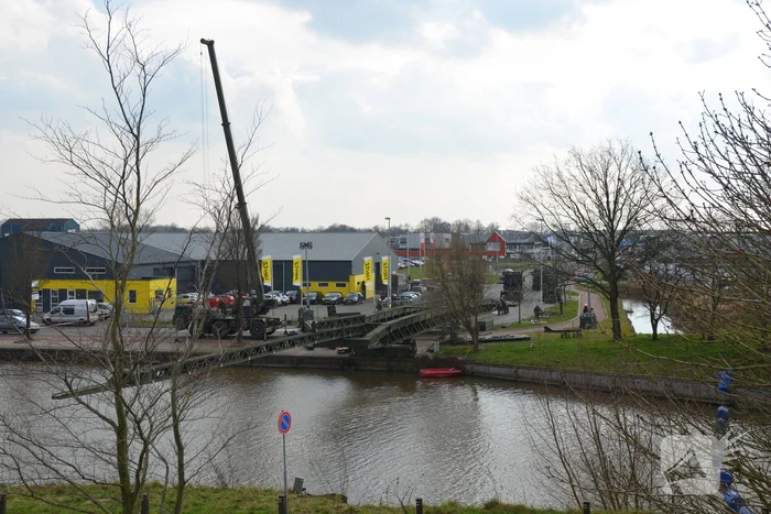 Leger oefent met bouw van een tijdelijke Elfstedenbrug