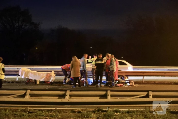 Gewonden bij crash tegen vangrails